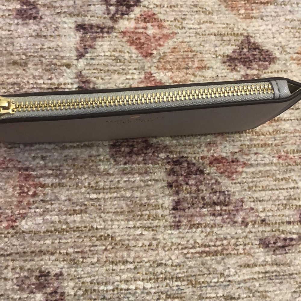 ♠️ Kate Spade Wristlet ♠️ - Picture 3 of 6